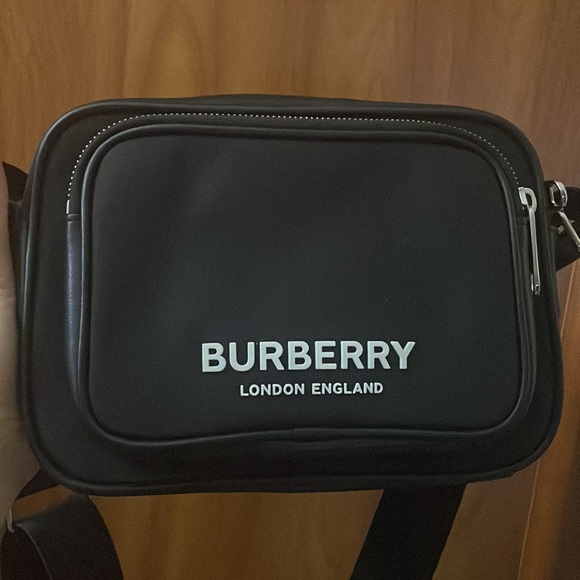 SOLD🖤AUTHENTIC 
Logo Print Nylon Paddy BagPrice🖤Unisex - Picture 6 of 16